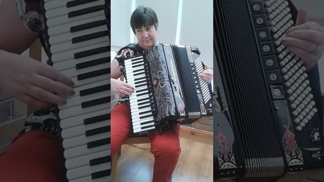 Moon River - Played on accordion by Sandra Bell смотреть онлайн