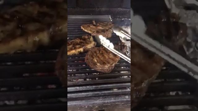 Ролик от пользователей чугунных решеток гриль барбекю. смотреть онлайн