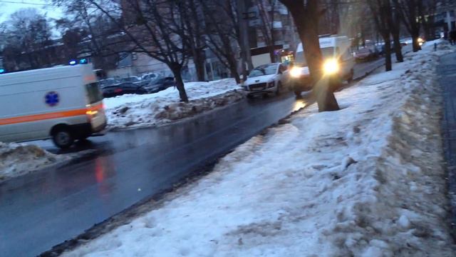 Конец Перемирию на Донбассе: Скорые Снова Спешат в Харьковский Госпиталь! смотреть онлайн