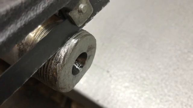 Восстановление Резьбы БЕЗ спец инструмента станков у себя в гараже смотреть онлайн