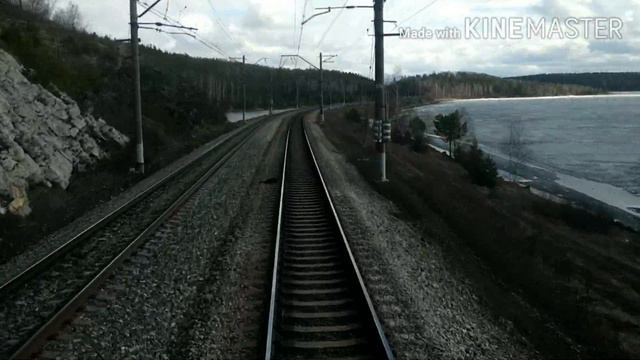 Железная дорога вдоль уральских гор, и водохранилища смотреть онлайн