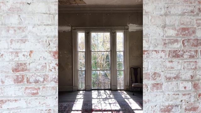 This is the Most Incredible Fixer-Upper I've Ever Laid Eyes On смотреть онлайн
