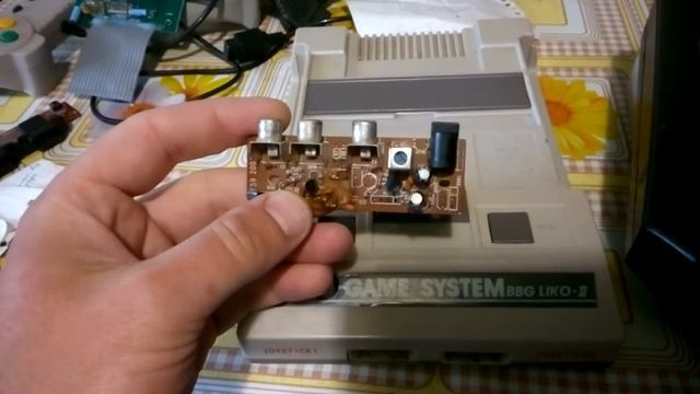 Обзор игровых приставок (выбрасываем RF модулятор ) смотреть онлайн