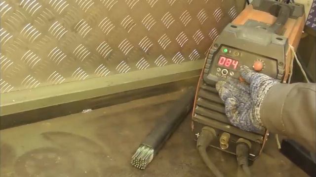 как заварить профильные трубы между собой смотреть онлайн