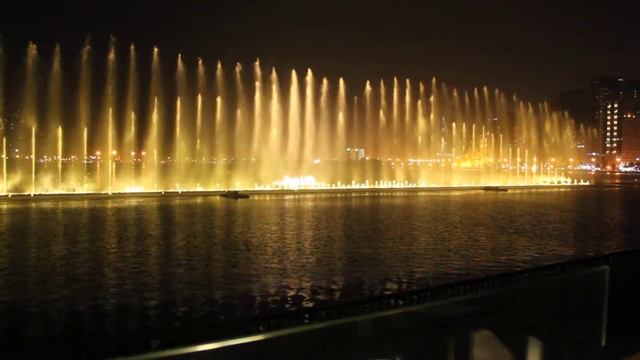 Шарджа. Поющий фонтан в Аль-Маджаз парке. смотреть онлайн