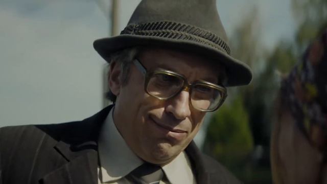 Дмитрий Нагиев играет Чикатило, сцена на платформе с девушкой.