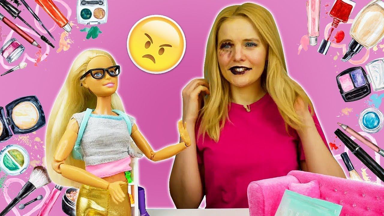 Кукла Барби делает ужасный макияж подруге! Видео для девочек про Барби. Шоу про кукол Мы же подруги смотреть онлайн