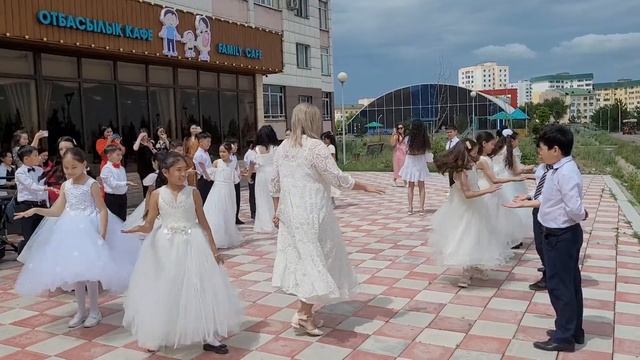 қоштасу вальсі. 2022 4-сынып смотреть онлайн