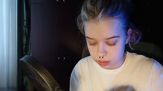 ДЕЛАЮ ПИРСИНГ САМА СЕБЕ В 16 ЛЕТ смотреть онлайн