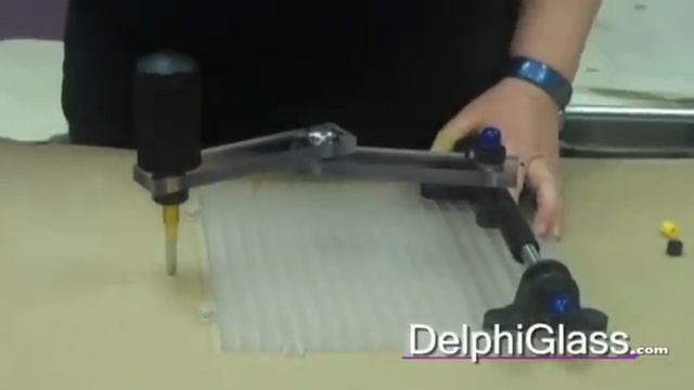How to Use the Mini Cutters Mate | Delphi Glass смотреть онлайн