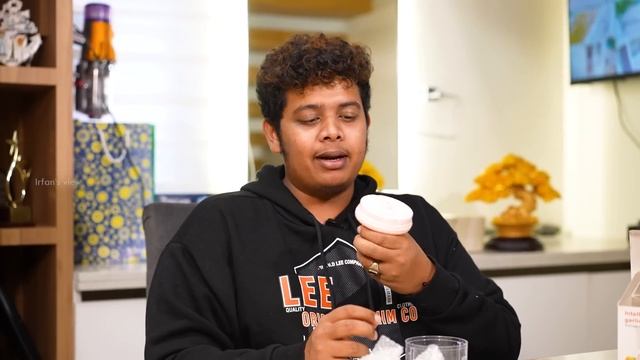 Weird Amazon Products - Part 2 - Irfan's View смотреть онлайн