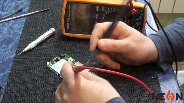 Microsoft Lumia 430 DS RM-1099 поврежден разъем, не включается смотреть онлайн