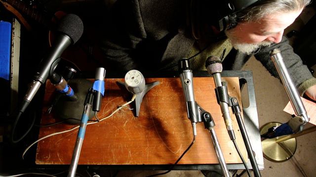 Garage Sale Gear vintage microphone shootout; AKG, Ampex, Philips, Shure, Sony. смотреть онлайн