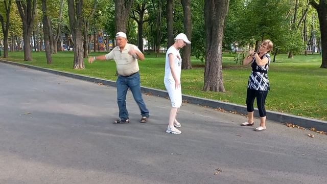 Харьков,танцы в саду,"Ридна маты моя" смотреть онлайн