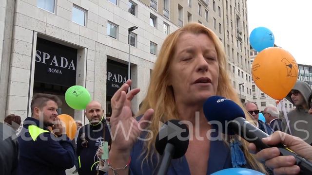 Cani guida, Brambilla: "Annuncio il deposito della mia proposta di legge" смотреть онлайн