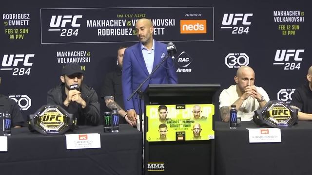 Ислама освистали! Пресс-конференция UFC 284 Махачев - Волкановски перед боем смотреть онлайн