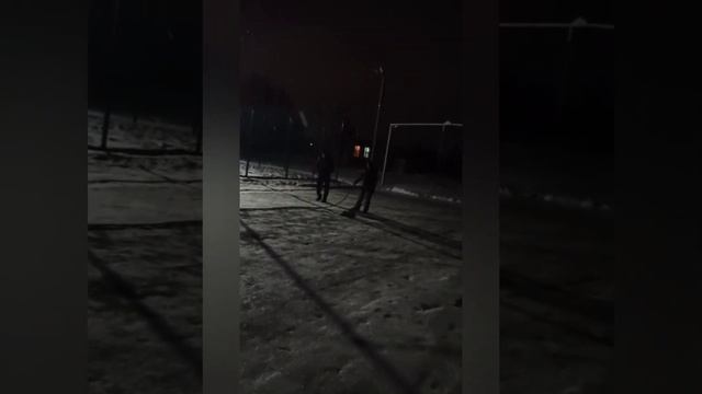 Підготовка та заливання катка (льоду). Заливка катка на сніг. смотреть онлайн