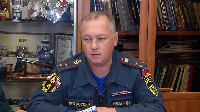 Опе­ра­ция «Новый год» – МЧС го­то­вит­ся к празд­ни­кам смотреть онлайн