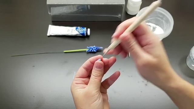 Создание цветочков Мускари из полимерной глины. Часть 1.mp4 смотреть онлайн