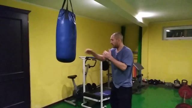 "Радабор"О набивке рук.В уличной драке легко сломать пальцы, а поэтому укрепляйте пальцы и руки. смотреть онлайн