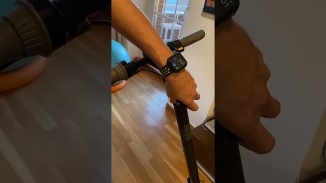 M4M Smart Hook for Apple Airtag - Track your Segway Ninebot Max G30 and G30L install video. смотреть онлайн