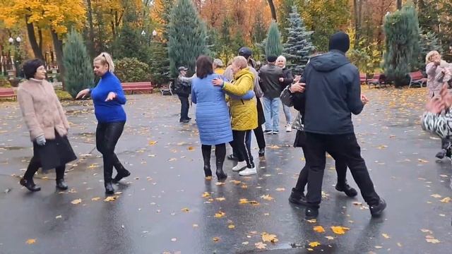 БЕЛАЯ БЕРЕЗА Я ТЕБЯ ЛЮБЛЮ ❤️ТАНЦЬІ В ПАРКЕ ГОРЬКОГО❤️ ХАРЬКОВ 2023 смотреть онлайн