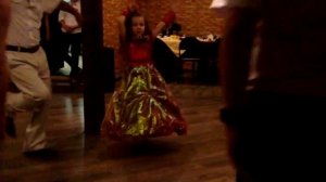 Жанна танцует босиком...