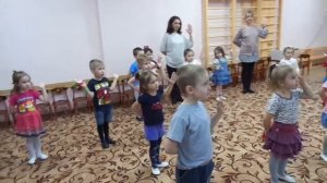 Ритмическая игра с бубном на внимание