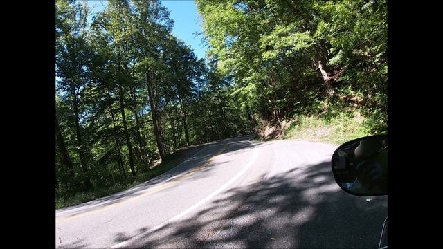 SUZUKI BURGMAN 200 ATTACKS THE DRAGONS TAIL AND LIVES смотреть онлайн