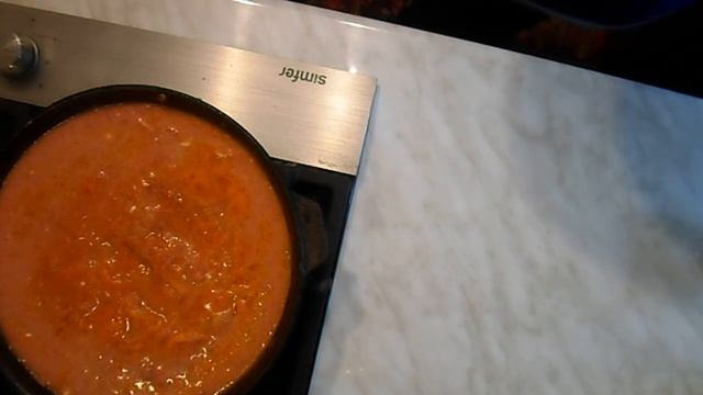 Голубцы под сметано-томатным соусом. смотреть онлайн