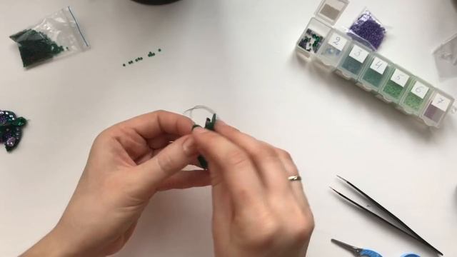 Брошки-мошки из кристаллов, бисера, фетра | Как сделать модную брошку | Crystal brooch DIY смотреть онлайн