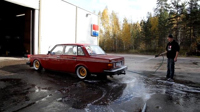 Rapis Garage Volvo 244 смотреть онлайн