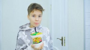 Серёжа УШЕЛ из ДОМА и теперь живет один 24 часа челлендж