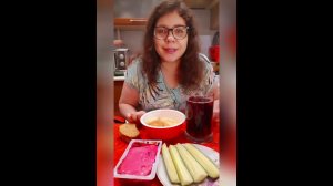 Мукбанг Пюре с мясной подливкой, Селёдка под Шубой, 0,5 л. Компота ??