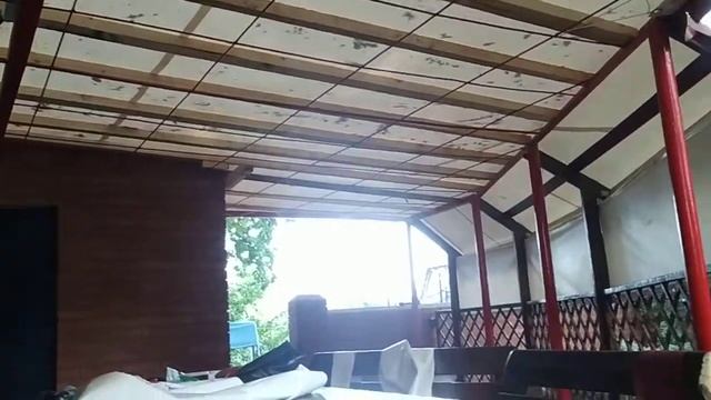 Навес из ткани ПВХ над обеденной зоной. Летнее кафе. смотреть онлайн