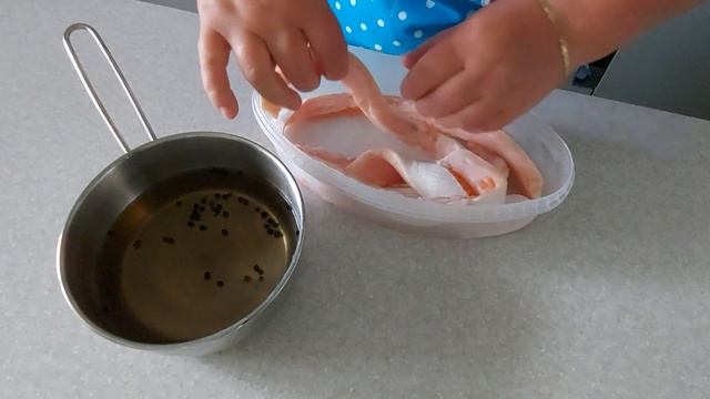 Брюшки сёмги солёные. Это очень вкусно! смотреть онлайн