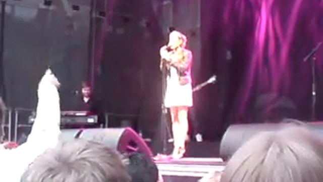 Tone Damli Aaberge, Byfesten, Lillestrøm, 17/6-09 смотреть онлайн