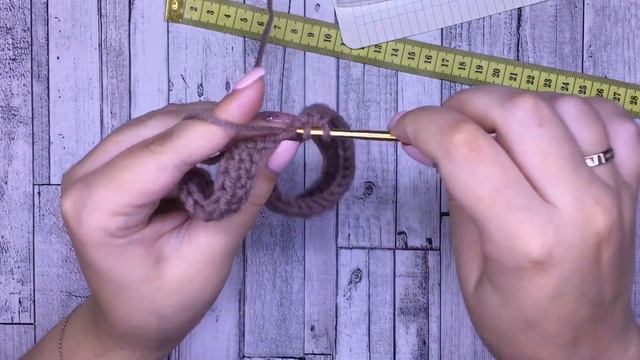 Мастер класс - Вязаная шапка с ушками крючком смотреть онлайн