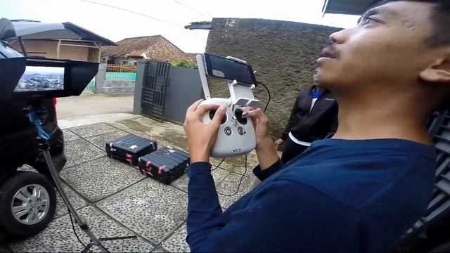 TUTORIAL SINGKAT NERBANGIN DRONE (Dji inspire 1) смотреть онлайн