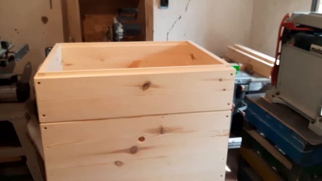 Мой первый изготовленный улей - лежак шестнадцати рамочный с магазинной надставкой на полурамку. смотреть онлайн