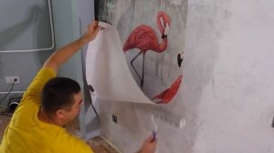 Как наклеить фотообои на основе флизелина