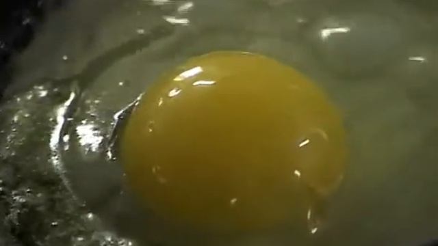 Завтрак. Яичница на гренке смотреть онлайн