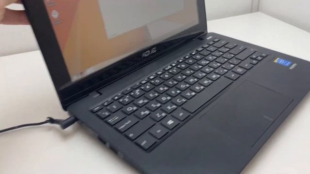 Ноутбук ASUS с сенсорным экраном смотреть онлайн
