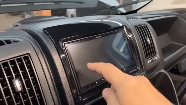 Alpine ILX W650Bt + KTA 450 в автомобиле Citroen Jumper