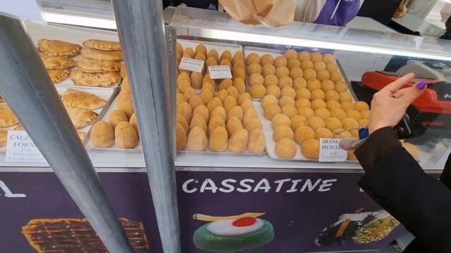 Сладкая жизнь, сплошной соблазн/Что с шубой, как так/Потеряли зубы смотреть онлайн