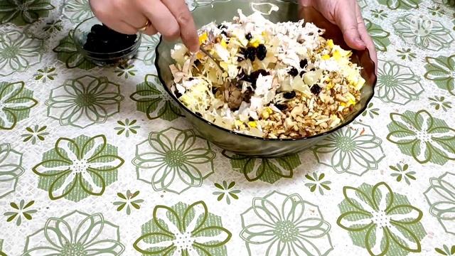 Съедается быстрей чем ОЛИВЬЕ Салат с КУРИЦЕЙ И АНАНАСОМ смотреть онлайн