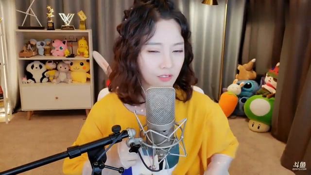 곰돌이 송 펑 티모 Фэн Тимо исполняет корейскую песню «Три маленьких медведя» смотреть онлайн