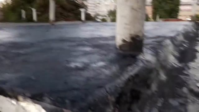 Ремонт крыши гаража своими руками. Грунтование праймером перед поклейкой рубероида. смотреть онлайн