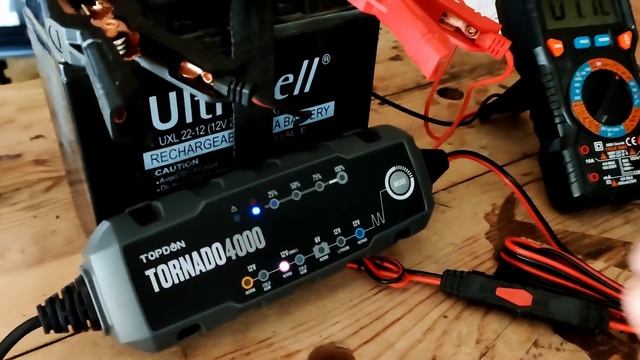 Un chargeur "intelligent" qu'est-ce que ça vaut... TEST du chargeur topdon Tornado 4000A смотреть онлайн