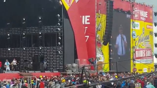 КСИ 2017: Андрей Морозов выступил с главной сцены НАШЕСТВИЯ, анонсировав проект КСИ-Трансфер Звезды смотреть онлайн